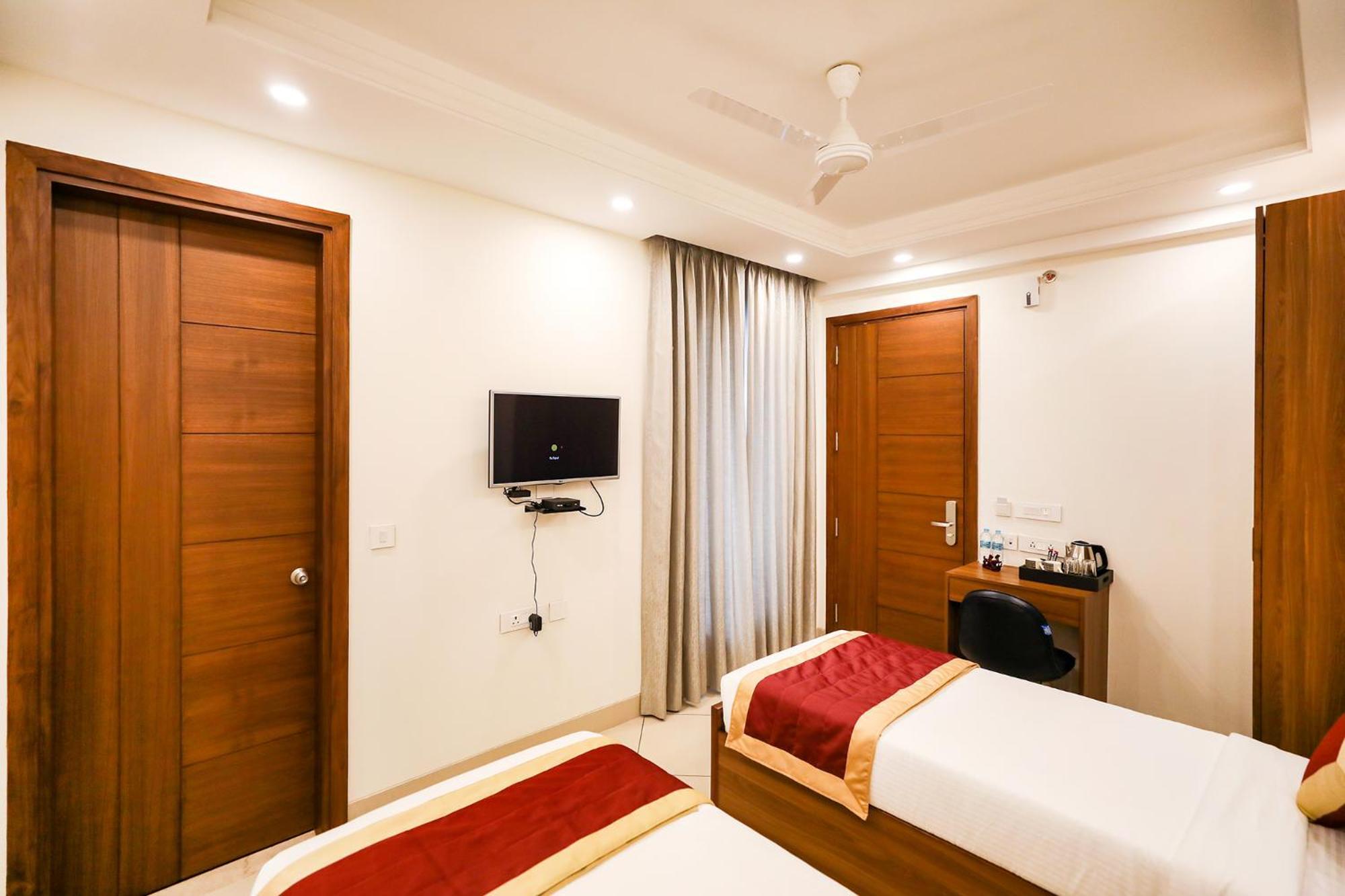 Fabhotel La Paz Stay B&B نيودلهي المظهر الخارجي الصورة